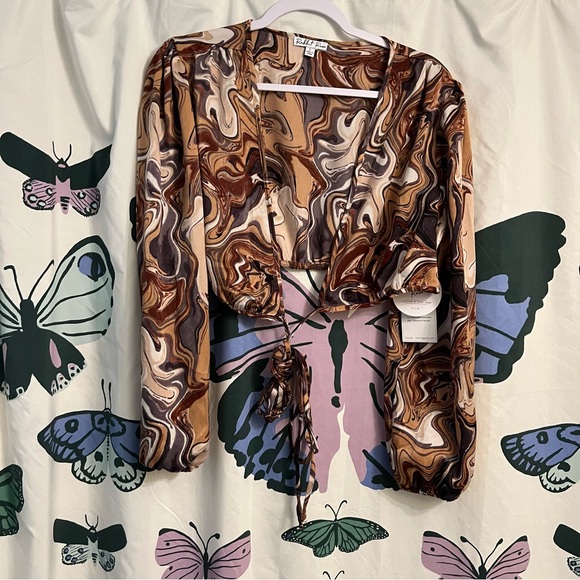 rabbit rose Tops - Watercolor puff shoulder a long sleeve wrap crop top